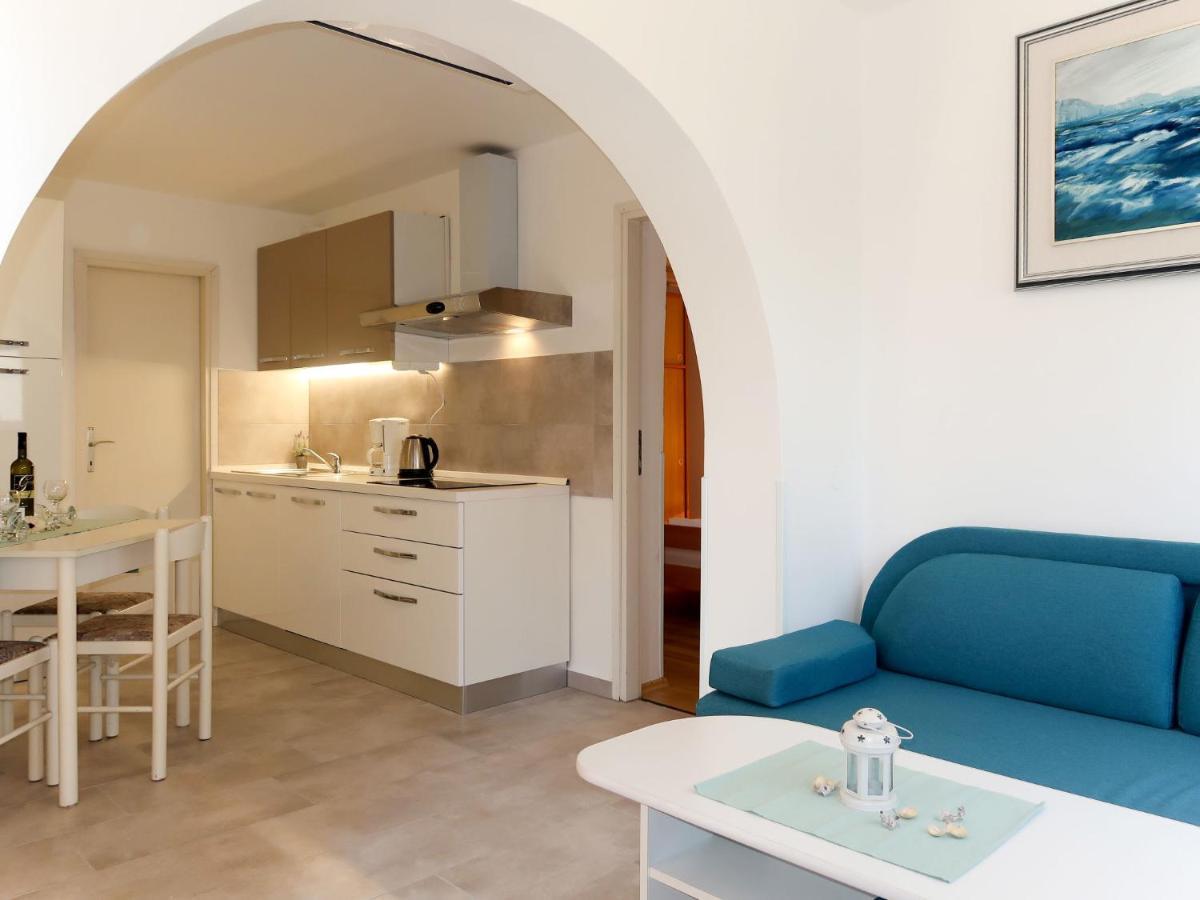 Apartment Jurkovic - Nji100 By Interhome