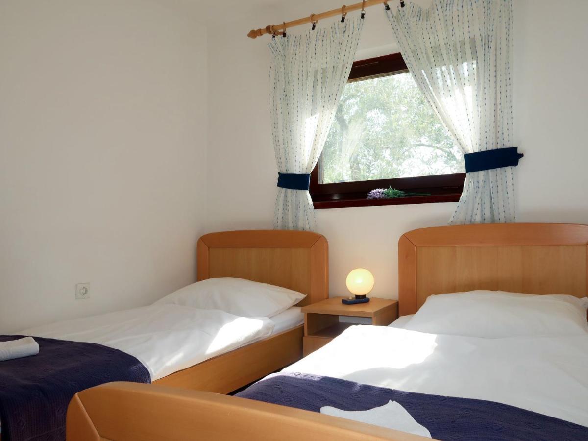 Apartment Jurkovic - Nji100 By Interhome *